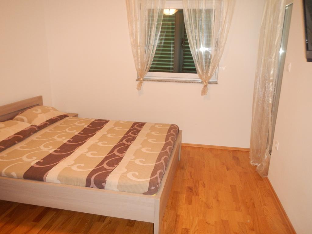 Apartments Eva Malinska Quarto foto