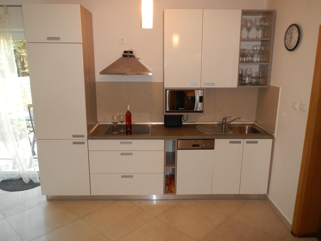 Apartments Eva Malinska Quarto foto