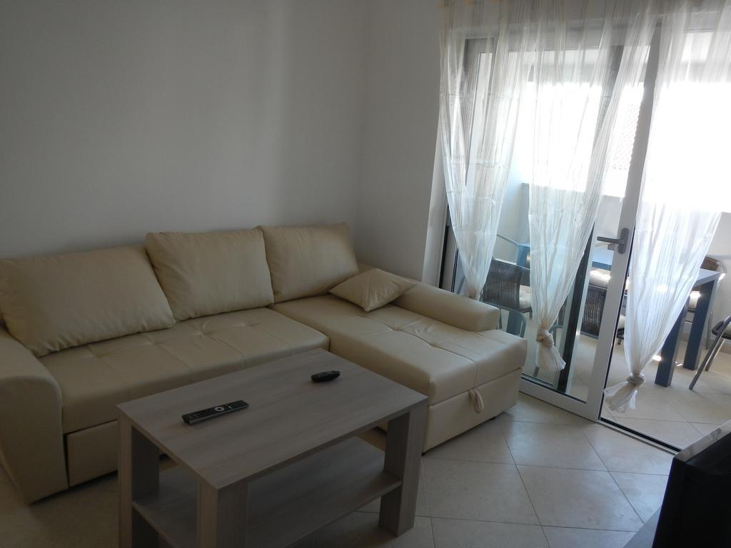 Apartments Eva Malinska Quarto foto