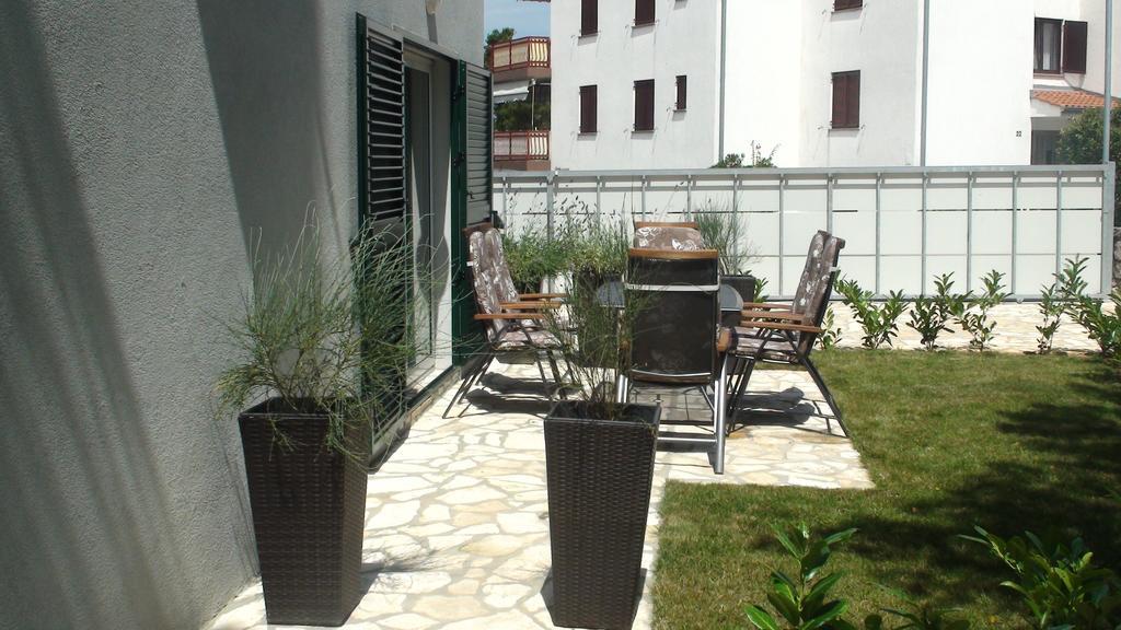 Apartments Eva Malinska Quarto foto